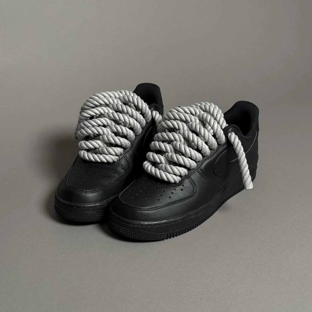 AF1 LOW NOIR CUSTOM LACET ROPE 1 GRIS CLAIRE - Image 2