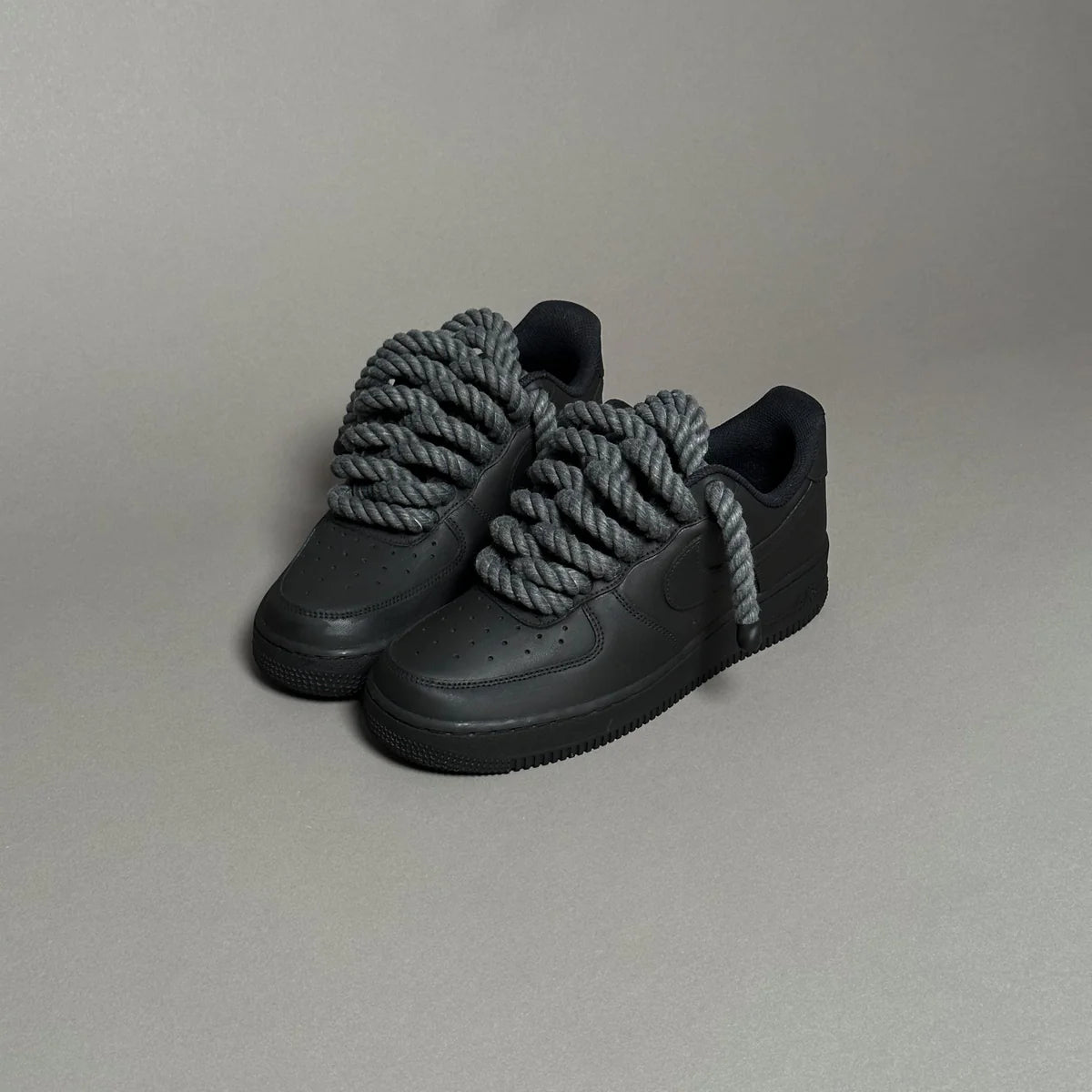 AF1 LOW NOIR CUSTOM LACET ROPE 1 GRIS FONCÉ - Image 2